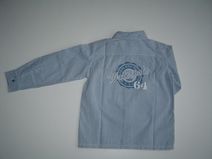 VINROSE blouse (lichtblauw) in klein ruitje met stoere opdruk achterzijde, maat 140 en 152