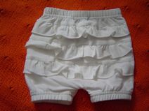 Uitverkocht** VINROSE leuke hot pants met froezels (wit), maat 62/68