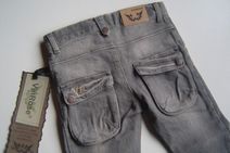 **UITVERKOCHT** VINROSE gave jongensjeans (grey vintage), maat 140